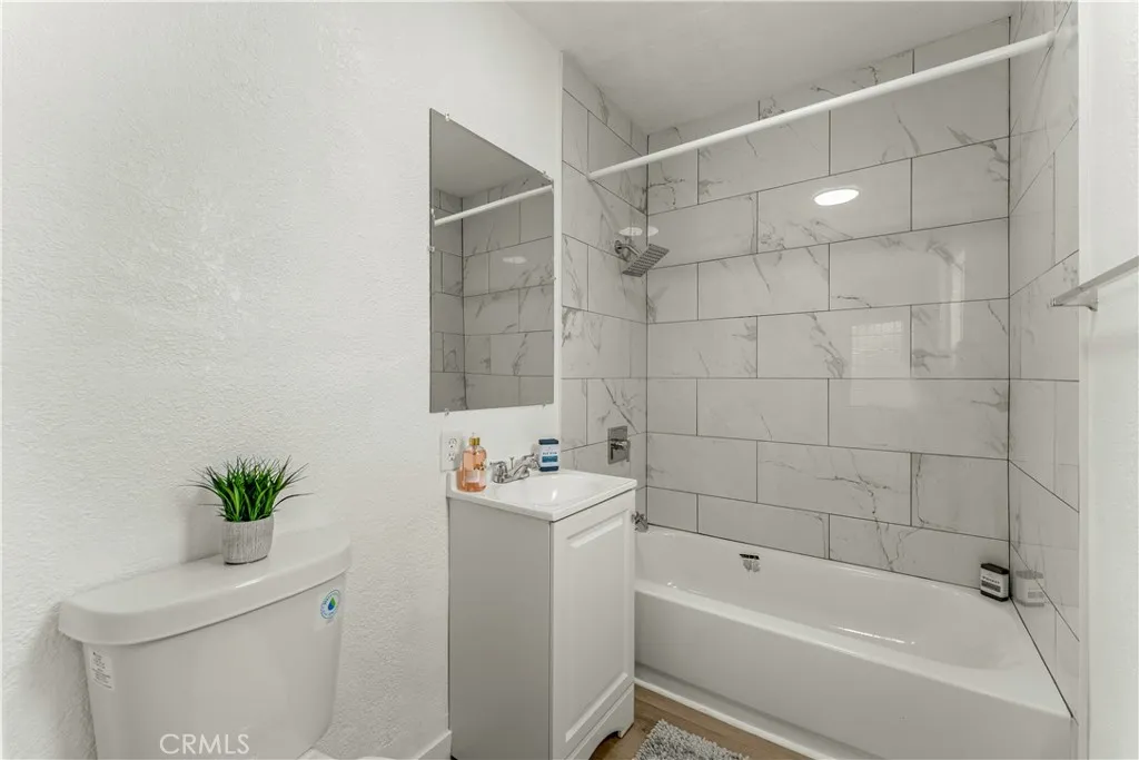 9311 S Broadway, Los Angeles, California 90003 home-pic-6